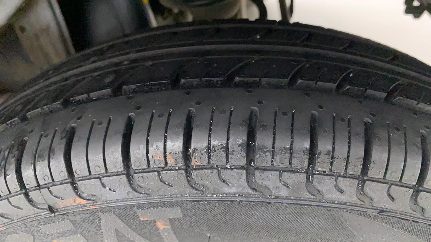 2016 Maruti Alto 800 LXI, Petrol, Manual, 75,796 km, Left Rear Tyre Tread