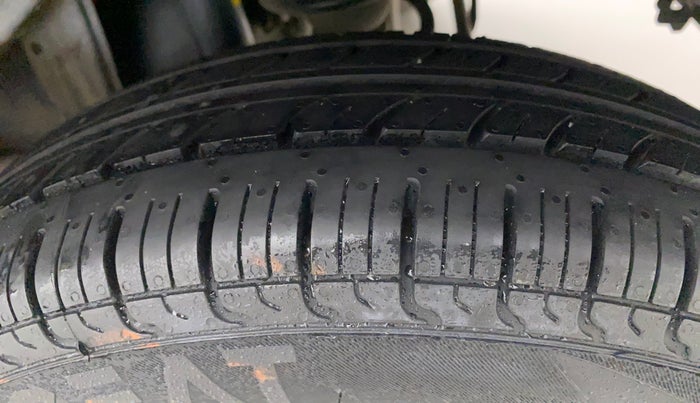 2016 Maruti Alto 800 LXI, Petrol, Manual, 75,796 km, Left Rear Tyre Tread