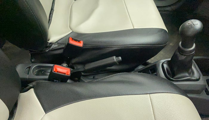 2016 Maruti Alto 800 LXI, Petrol, Manual, 75,796 km, Gear Lever