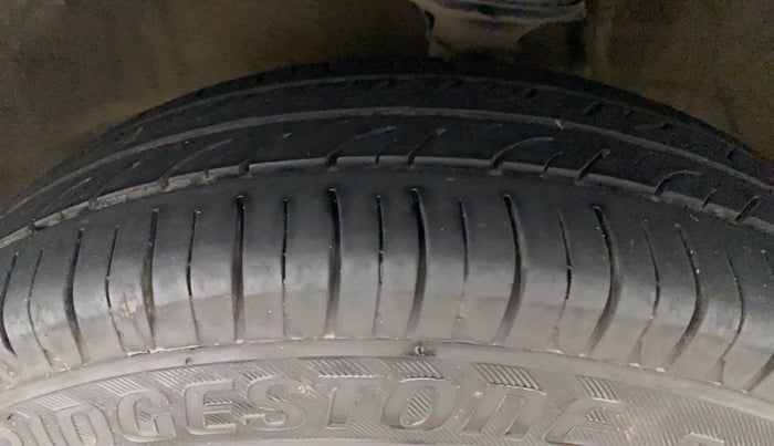 2016 Maruti Alto 800 LXI, Petrol, Manual, 75,796 km, Left Front Tyre Tread