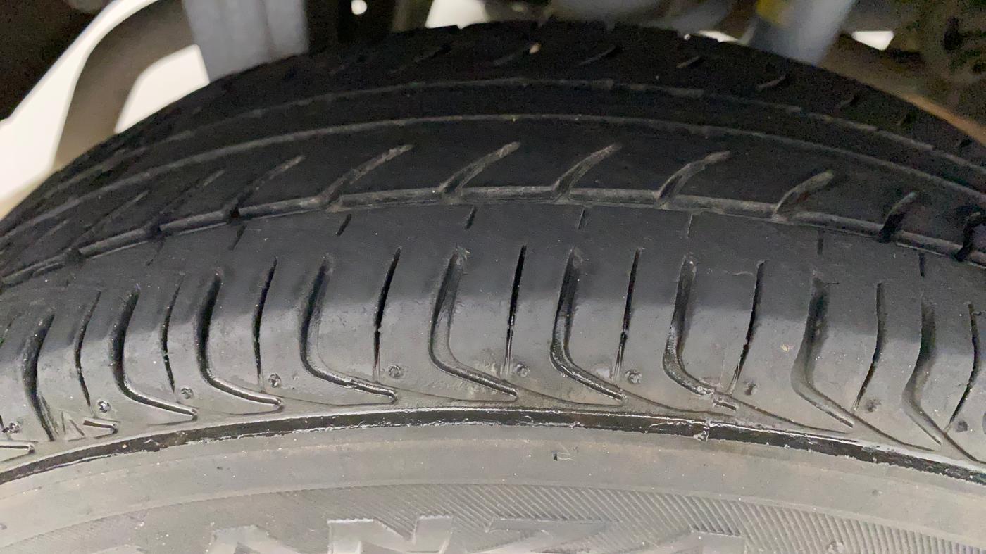 2016 Maruti Alto 800 LXI, Petrol, Manual, 75,796 km, Right Rear Tyre Tread