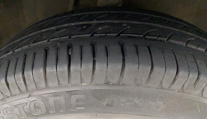 2016 Maruti Alto 800 LXI, Petrol, Manual, 75,796 km, Right Front Tyre Tread
