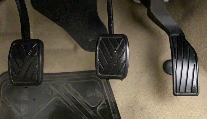 2014 Maruti Ertiga VXI, Petrol, Manual, 41,974 km, Pedals