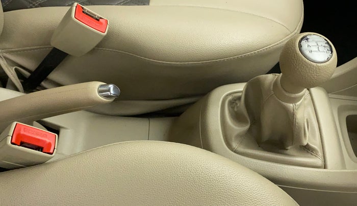 2014 Maruti Ertiga VXI, Petrol, Manual, 41,974 km, Gear Lever