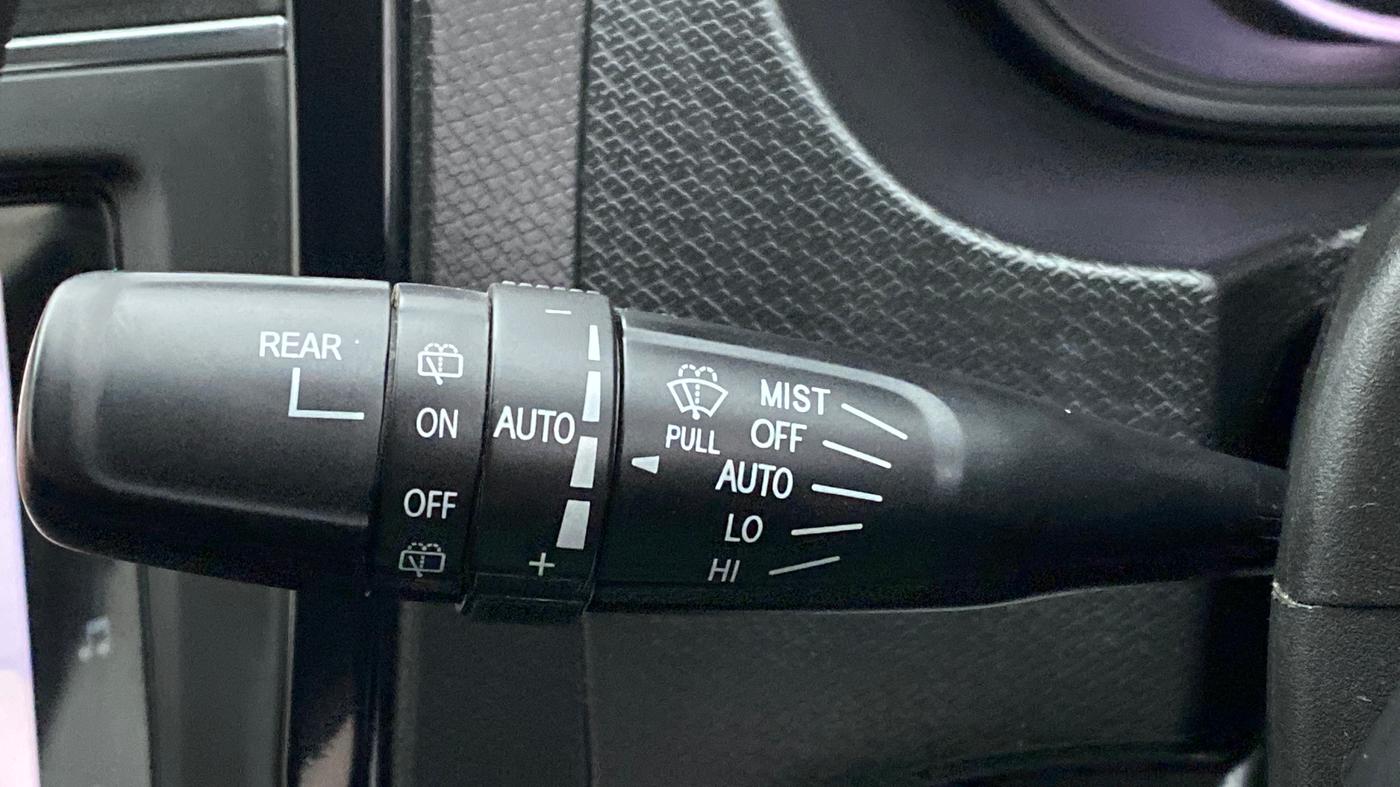 2020 Maruti Vitara Brezza ZXI+ AT SHVS DUAL TONE, Petrol, Automatic, 21,084 km, Rain Sensing Wipers