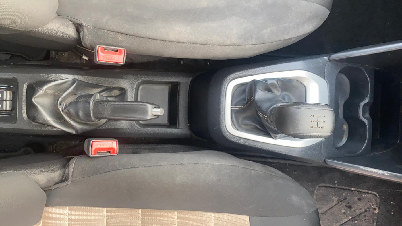 2023 CITROEN C3 SHINE 1.2, Petrol, Manual, 30,803 km, Gear Lever