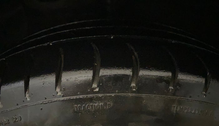 2017 Hyundai Grand i10 SPORTZ 1.2 KAPPA VTVT, Petrol, Manual, 98,090 km, Left Front Tyre Tread