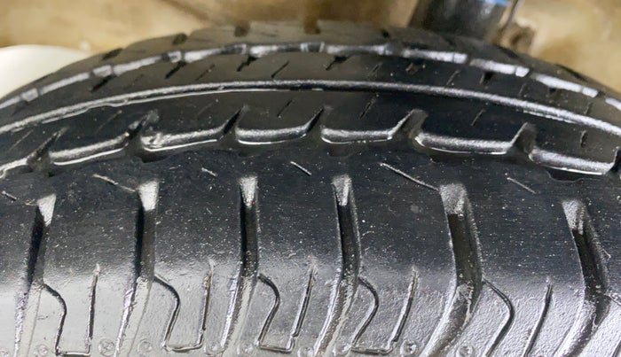 2018 Maruti Wagon R 1.0 LXI CNG, CNG, Manual, 26,783 km, Left Front Tyre Tread