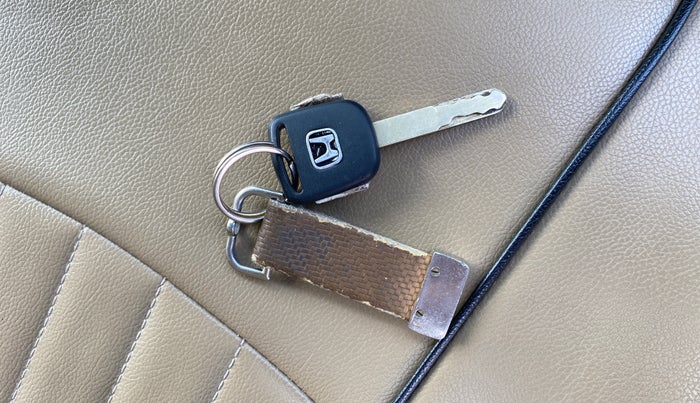 2017 Honda Brio S MT, Petrol, Manual, 1,00,138 km, Key Close Up