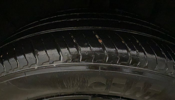 2024 Nissan MAGNITE Kuro Edition 1.0  MT , Petrol, Manual, 36,610 km, Left Rear Tyre Tread