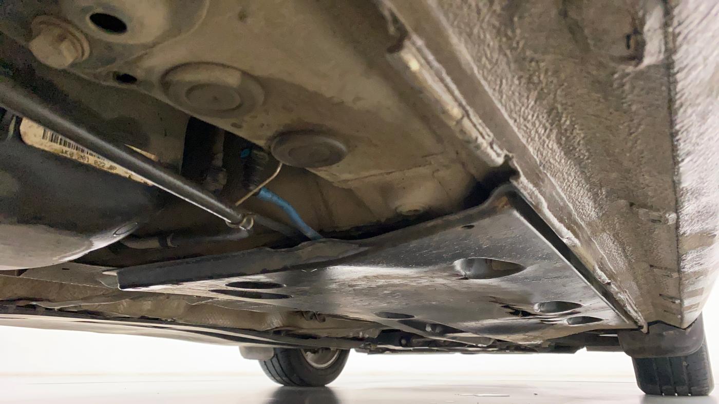 2014 Volkswagen Jetta COMFORTLINE TDI, Diesel, Manual, 1,20,112 km, Right Side Underbody