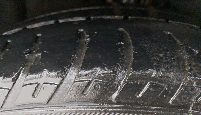 2014 Volkswagen Jetta COMFORTLINE TDI, Diesel, Manual, 1,20,112 km, Right Rear Tyre Tread