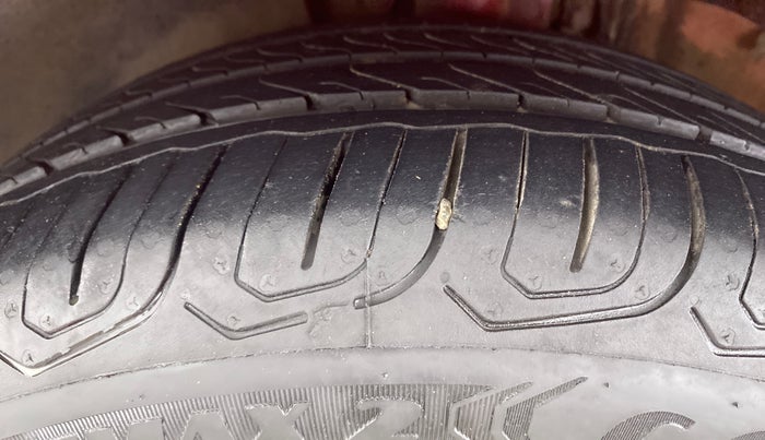 2017 Volkswagen Polo COMFORTLINE 1.2L PETROL, Petrol, Manual, 59,519 km, Left Front Tyre Tread