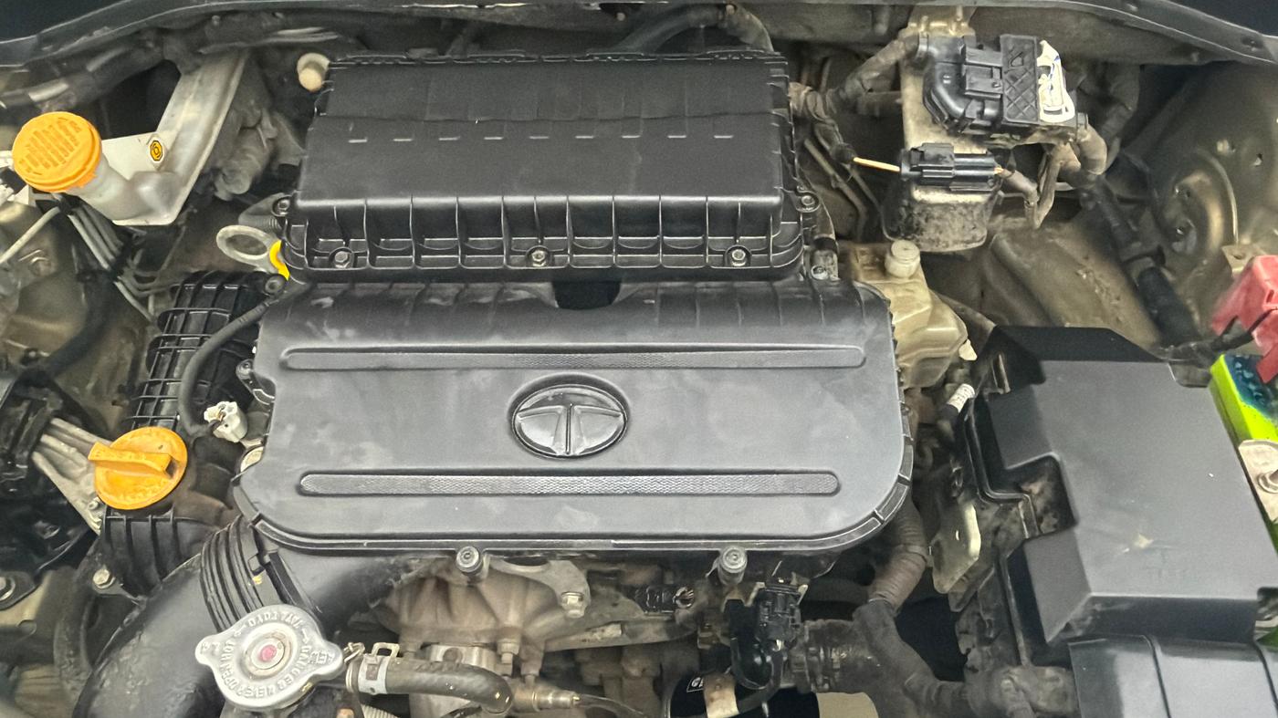 2022 Tata PUNCH CREATIVE 1.2 AMT KAZIRANGA EDITION , Petrol, Automatic, 28,316 km, Engine View