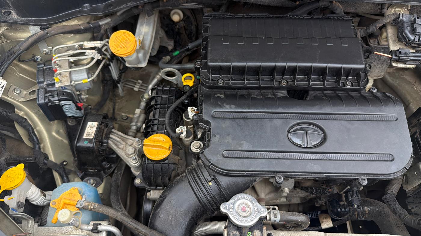 2022 Tata PUNCH CREATIVE 1.2 AMT KAZIRANGA EDITION , Petrol, Automatic, 28,316 km, Engine View - Right