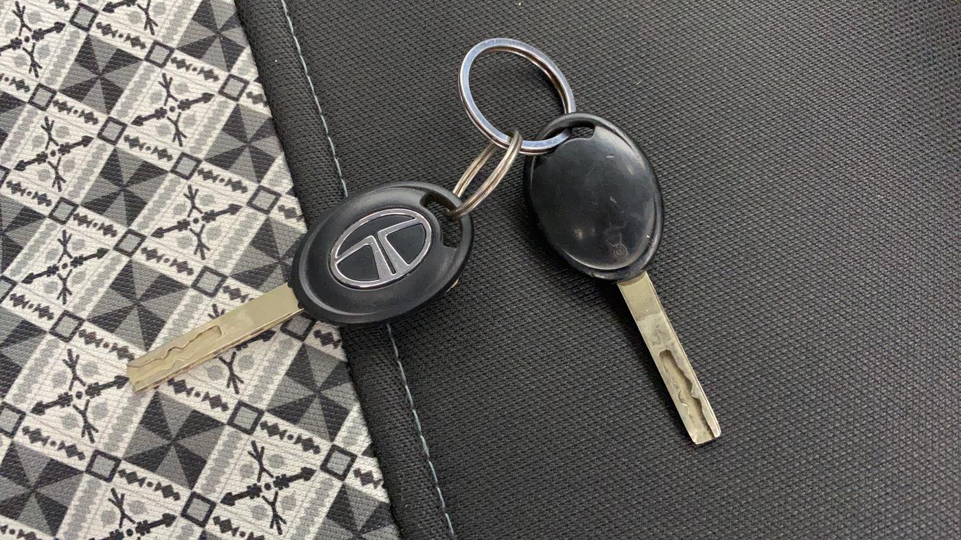 2021 Tata TIGOR XE PETROL, Petrol, Manual, 68,973 km, Key Close Up