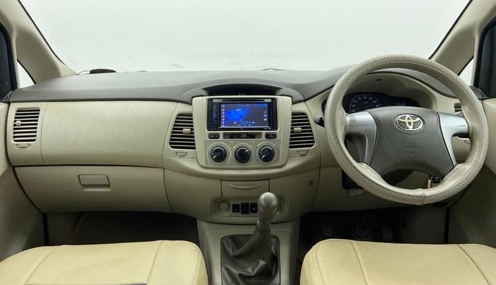 2014 Toyota Innova 2.5 GX 8 STR BS IV, Diesel, Manual, 1,20,130 km, Dashboard