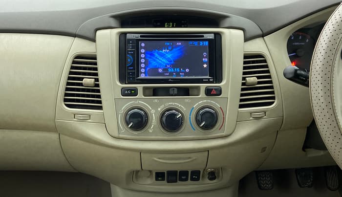 2014 Toyota Innova 2.5 GX 8 STR BS IV, Diesel, Manual, 1,20,130 km, Air Conditioner