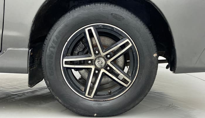 2014 Toyota Innova 2.5 GX 8 STR BS IV, Diesel, Manual, 1,20,130 km, Right Front Wheel