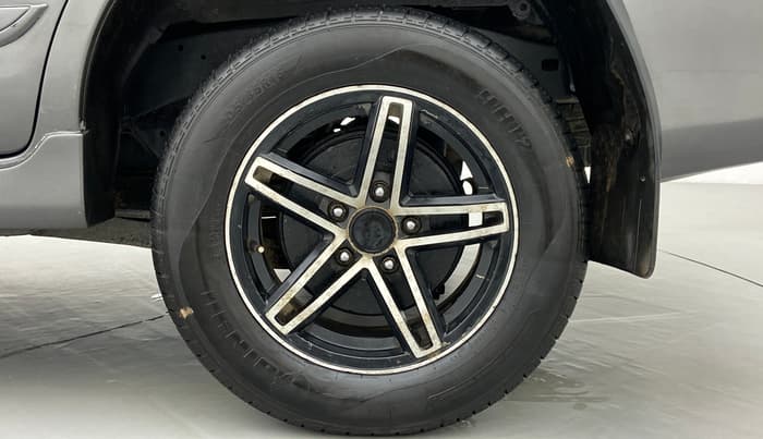 2014 Toyota Innova 2.5 GX 8 STR BS IV, Diesel, Manual, 1,20,130 km, Left Rear Wheel