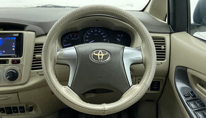 2014 Toyota Innova 2.5 GX 8 STR BS IV, Diesel, Manual, 1,20,130 km, Steering Wheel Close Up