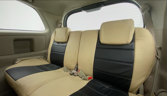 2014 Toyota Innova 2.5 GX 8 STR BS IV, Diesel, Manual, 1,20,130 km, Third Seat Row ( optional )
