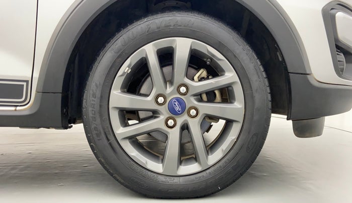 2018 Ford FREESTYLE TITANIUM 1.2 TI-VCT MT, Petrol, Manual, 66,943 km, Right Front Wheel
