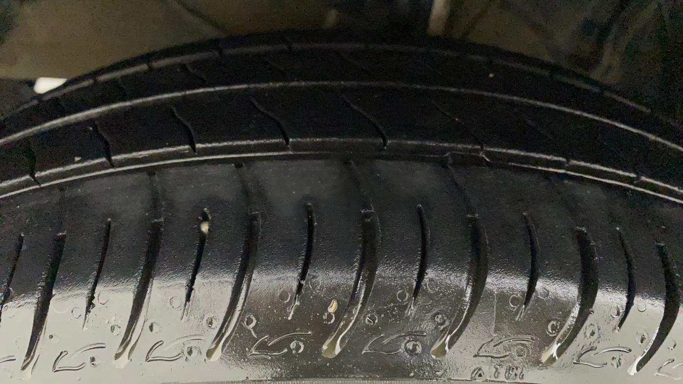 2021 Maruti Baleno DELTA PETROL 1.2, Petrol, Manual, 22,068 km, Left Front Tyre Tread