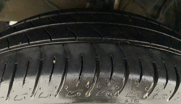 2021 Maruti Baleno DELTA PETROL 1.2, Petrol, Manual, 22,068 km, Left Front Tyre Tread