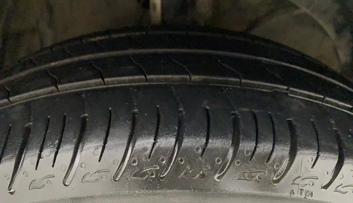 2021 Maruti Baleno DELTA PETROL 1.2, Petrol, Manual, 22,068 km, Right Front Tyre Tread