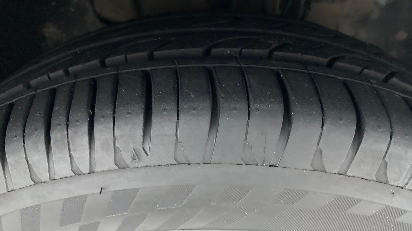 2019 Tata Tiago XZ PETROL, Petrol, Manual, 35,183 km, Right Front Tyre Tread