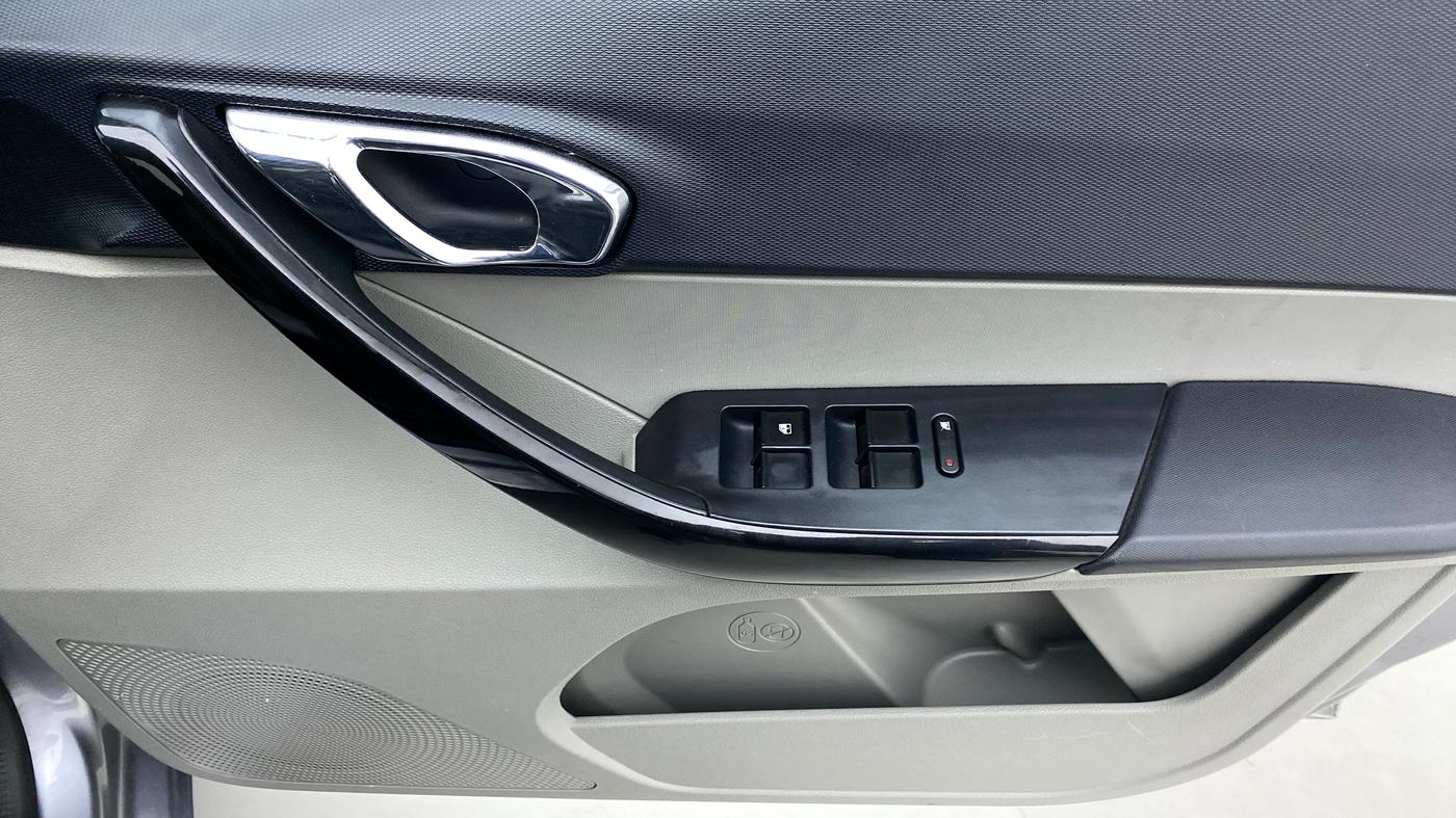 2019 Tata Tiago XZ PETROL, Petrol, Manual, 35,183 km, Driver Side Door Panels Control
