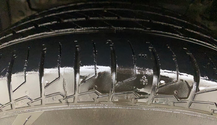 2016 Maruti S Cross ZETA 1.3, Diesel, Manual, 1,11,866 km, Left Front Tyre Tread