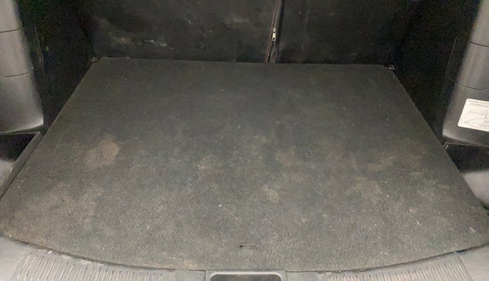 2016 Maruti S Cross ZETA 1.3, Diesel, Manual, 1,11,866 km, Boot Inside