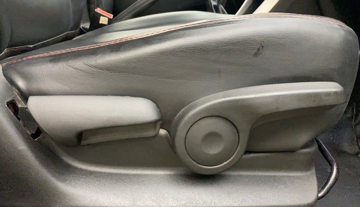 2016 Maruti S Cross ZETA 1.3, Diesel, Manual, 1,11,866 km, Driver Side Adjustment Panel