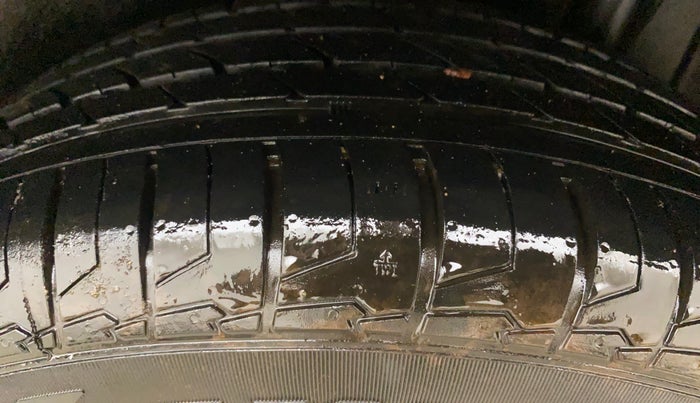 2016 Maruti S Cross ZETA 1.3, Diesel, Manual, 1,11,866 km, Left Rear Tyre Tread