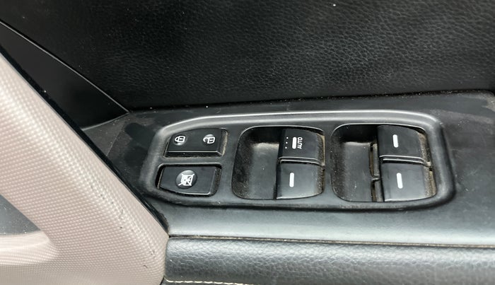 2019 Hyundai Creta SX (O) 1.6 PETROL, Petrol, Manual, 76,717 km, Driver Side Door Panels Control