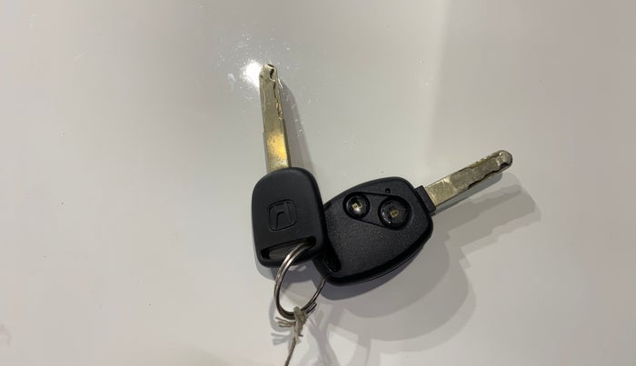 2014 Honda Mobilio 1.5L I-VTEC V, Petrol, Manual, 41,169 km, Key Close Up