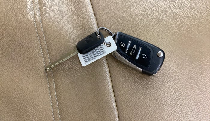 2016 Honda Jazz 1.2L I-VTEC S AT, Petrol, Automatic, 40,445 km, Key Close Up