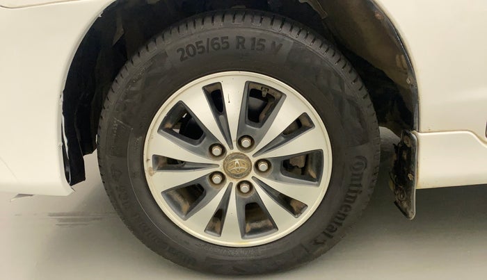 2015 Toyota Innova 2.5 VX 7 STR, Diesel, Manual, 1,21,038 km, Left Front Wheel