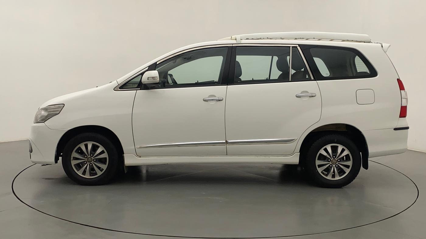 2015 Toyota Innova 2.5 VX 7 STR, Diesel, Manual, 1,21,038 km, Left Side