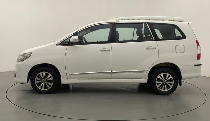 2015 Toyota Innova 2.5 VX 7 STR, Diesel, Manual, 1,21,038 km, Left Side