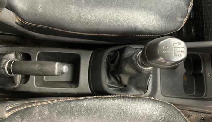 2018 Renault Kwid RXT 0.8 (O), Petrol, Manual, 97,880 km, Gear Lever