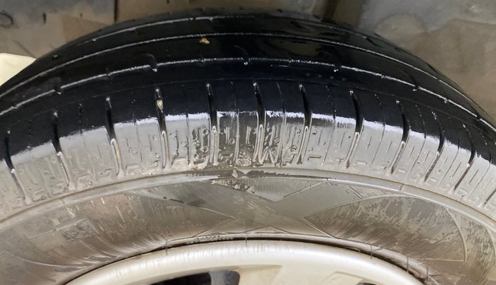 2018 Renault Kwid RXT 0.8 (O), Petrol, Manual, 97,880 km, Left Front Tyre Tread