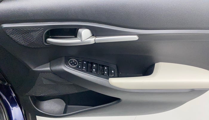 2022 KIA SELTOS HTK PLUS 1.5 IMT, Petrol, Manual, 17,197 km, Driver Side Door Panels Control