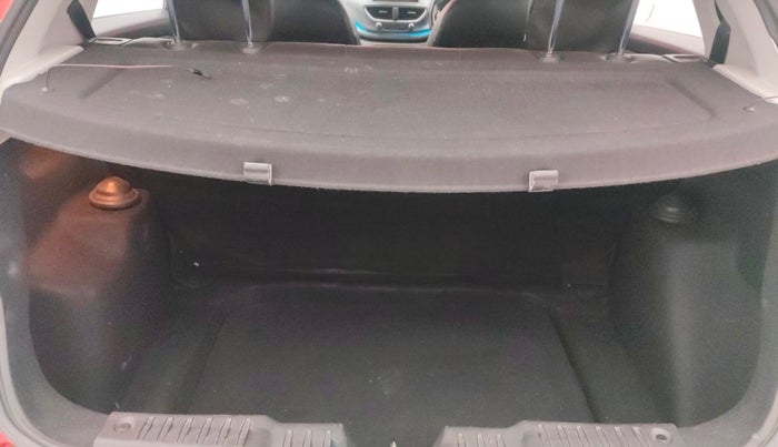 2020 Tata ALTROZ XZ PETROL, Petrol, Manual, 66,605 km, Boot Inside