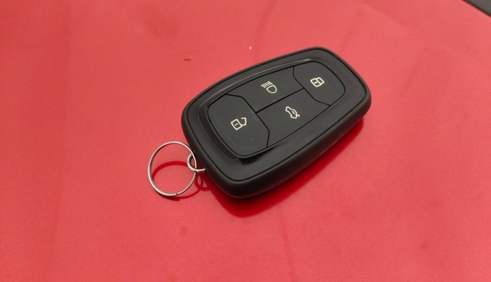 2020 Tata ALTROZ XZ PETROL, Petrol, Manual, 66,605 km, Key Close Up