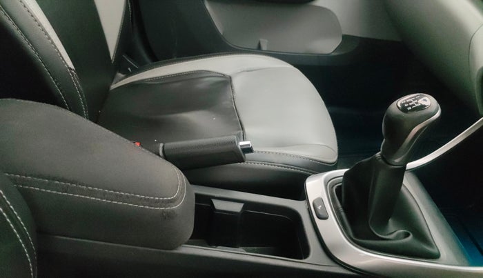 2020 Tata ALTROZ XZ PETROL, Petrol, Manual, 66,605 km, Gear Lever