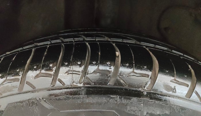 2020 Tata ALTROZ XZ PETROL, Petrol, Manual, 66,605 km, Right Rear Tyre Tread