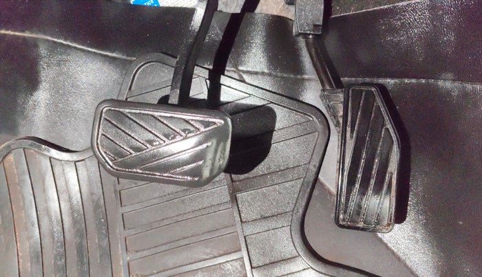 2018 Maruti Baleno DELTA CVT PETROL 1.2, Petrol, Automatic, 82,821 km, Pedals